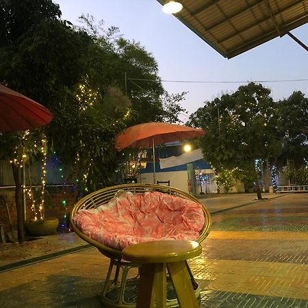 Por Chey Guesthouse Battambang Exterior photo