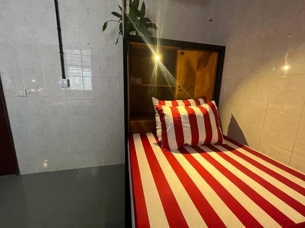 Por Chey Guesthouse Battambang Exterior photo